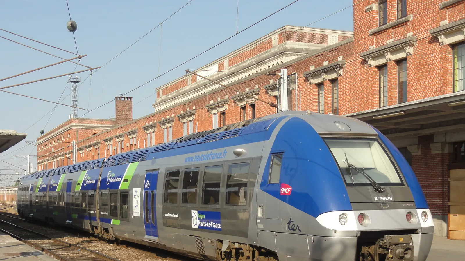 La gare de Saint-Quentin, avec un TER Hauts-de-France
